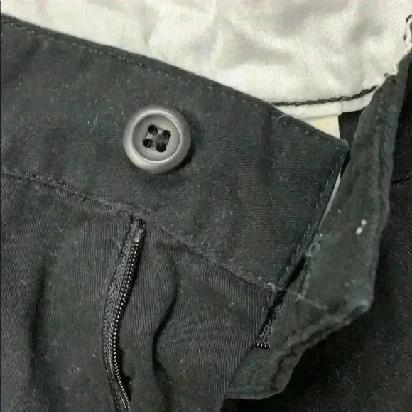 St. John’s Bay men’s black shorts size 40. - Picture 4 of 4